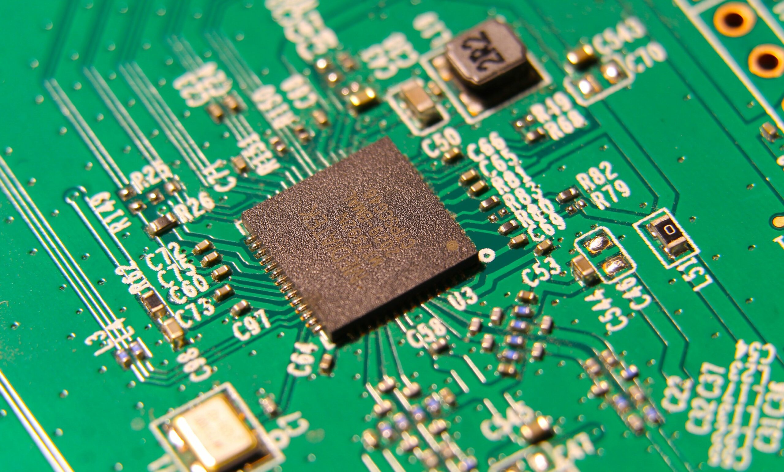 V Intelu se používá nanotechnologie: Jak revoluční technologie mění budoucnost počítačů